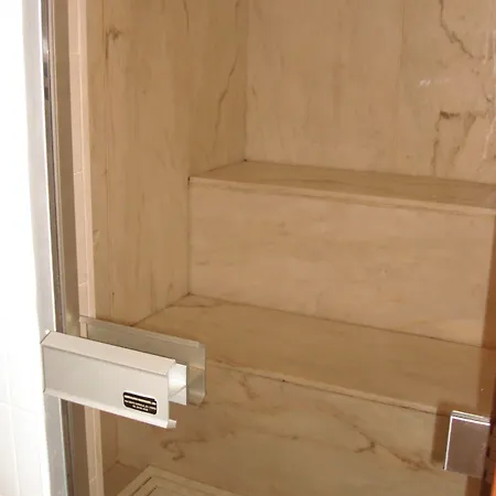 ホテル La Fontaine エスモリス