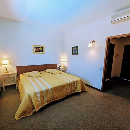 La Fontaine 3* エスモリス