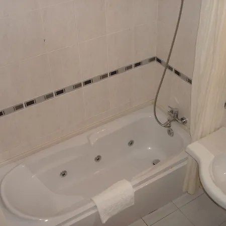 Hotel La Fontaine 3*