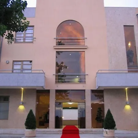 فندق La Fontaine 3*